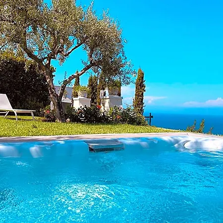 Frühstückspension Agapanto Luxury 4*