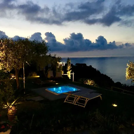 Agapanto Luxury Oda ve Kahvaltı 4*