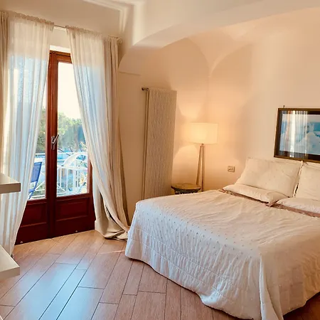 Bed and breakfast Agapanto Luxury 4*